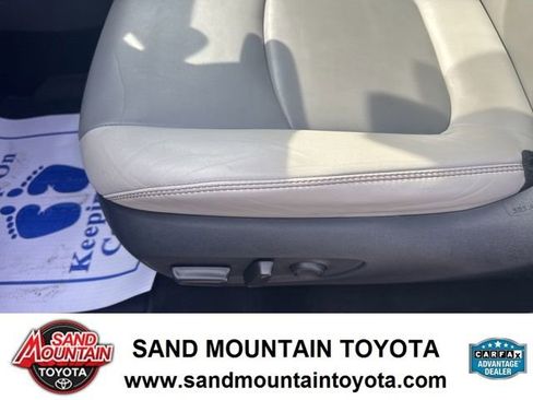 Used 2019 Toyota RAV4 XLE Premium FWD image 15