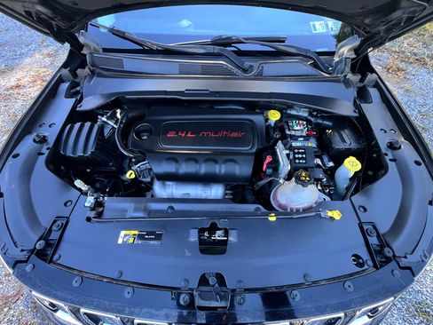 Used 2020 Jeep Compass Latitude w/ Cold Weather Group image 32