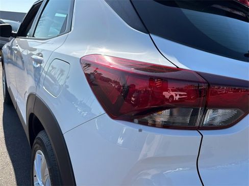 Used 2023 Chevrolet TrailBlazer LS image 9