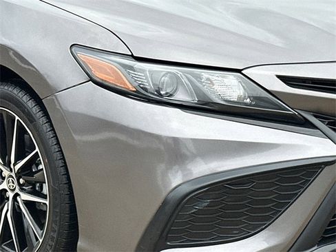 Used 2024 Toyota Camry SE w/ Cold Weather Package image 8