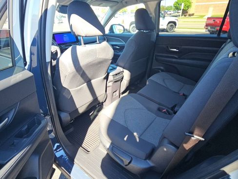 Certified 2025 Toyota Grand Highlander FWD image 26