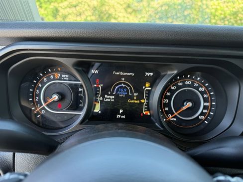 New 2025 Jeep Gladiator Willys image 22