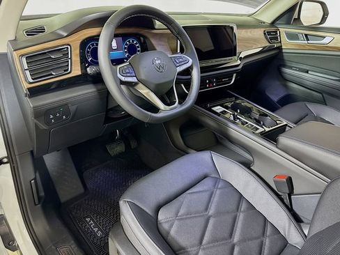New 2026 Volkswagen Atlas SE image 5