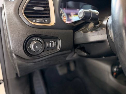 Used 2016 Jeep Renegade Limited AWD/4WD image 25