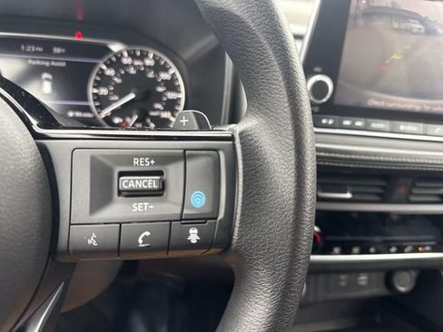 Used 2023 Nissan Rogue SV AWD/4WD image 30
