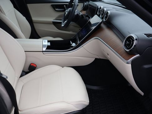 Used 2023 Mercedes-Benz C 300 4MATIC Sedan image 27