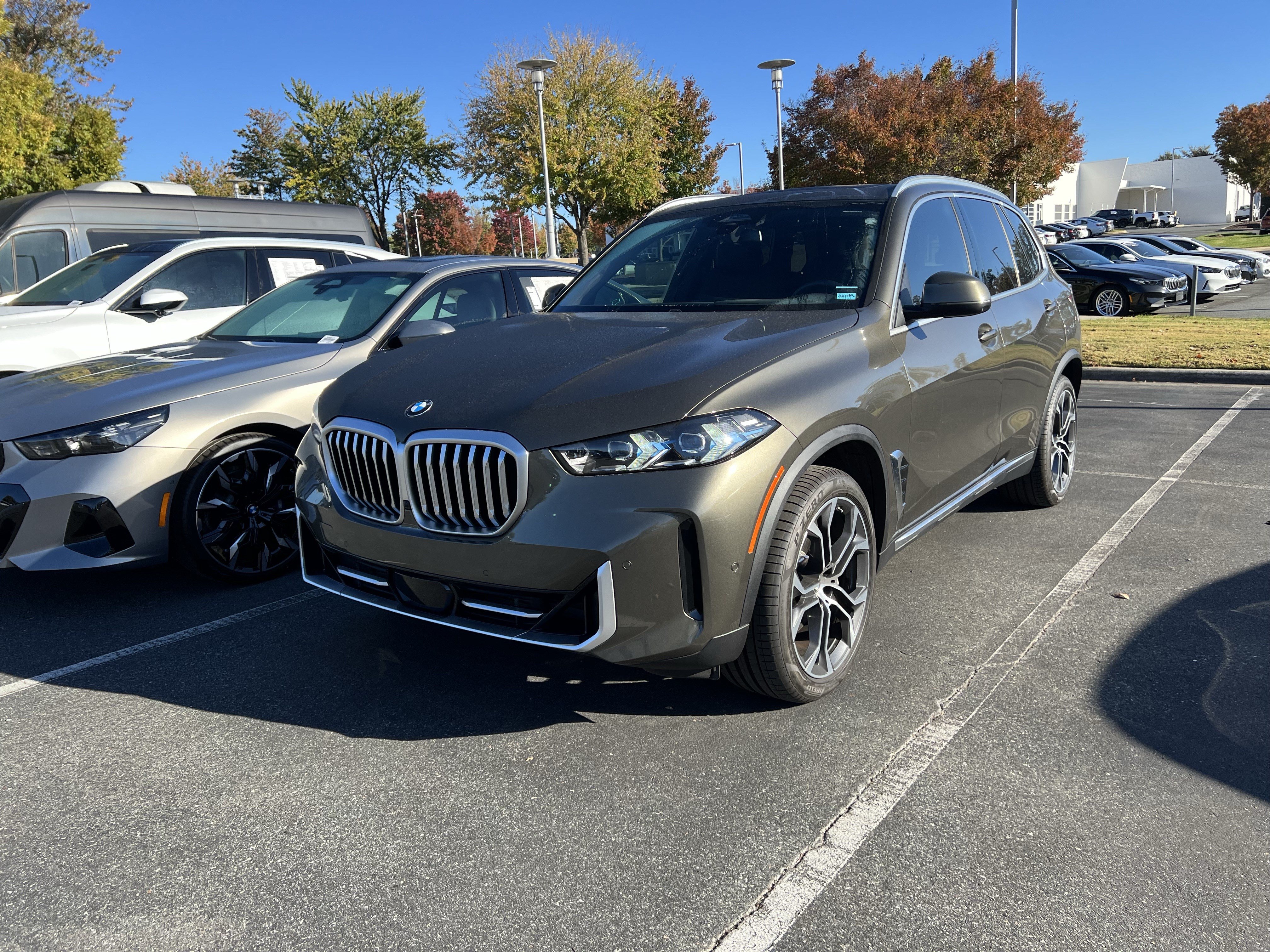Certified 2025 BMW X5 xDrive40i w/ Parking Assistance Package AWD/4WD image 5