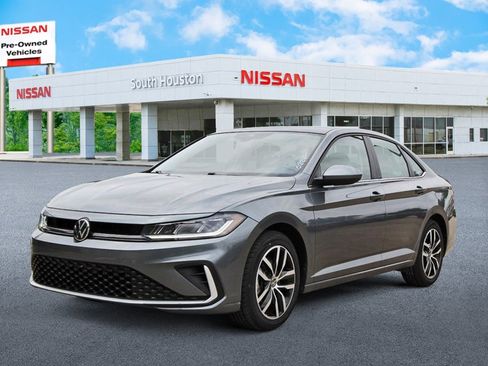 Used 2025 Volkswagen Jetta SE w/ Sunroof Package FWD image 2