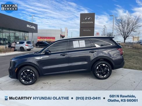 Used 2025 Kia Sorento S image 14