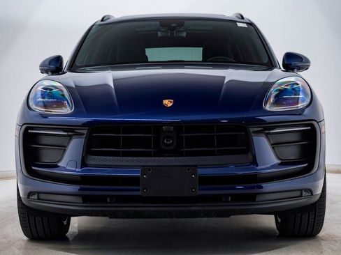 Certified 2025 Porsche Macan image 6