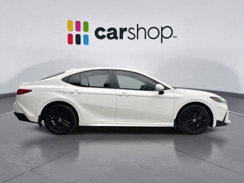 Used 2025 Toyota Camry SE w/ Convenience Package image 6