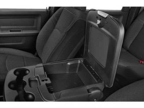 Used 2024 RAM 2500 Tradesman w/ Chrome Appearance Group image 17