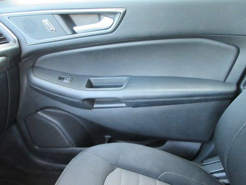 Used 2021 Ford Edge SE FWD image 27
