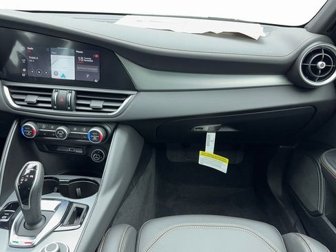 New 2025 Alfa Romeo Giulia w/ Driving Assist Package image 17
