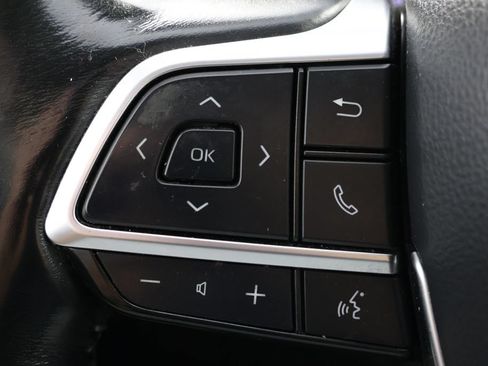 Used 2021 Toyota Highlander Limited AWD/4WD image 11