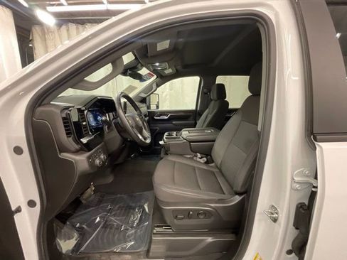 Used 2025 Chevrolet Silverado 2500 LT w/ Convenience Package AWD/4WD image 10