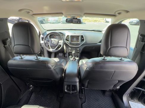 Used 2016 Jeep Cherokee Trailhawk w/ Leather Interior Group AWD/4WD image 13