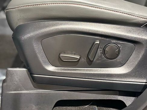 Used 2025 Ford Explorer Active w/ Active Comfort Package image 45