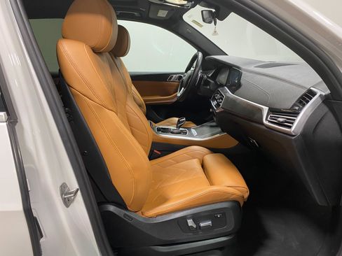 Used 2023 BMW X5 xDrive40i w/ Premium Package image 12