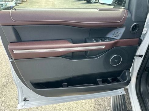 Certified 2022 Ford Expedition Max Limited AWD/4WD image 9
