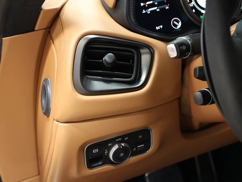 Used 2020 Aston Martin DB11 AMR image 20