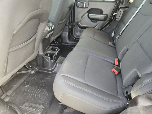 Used 2022 Jeep Wrangler Unlimited Sport image 30