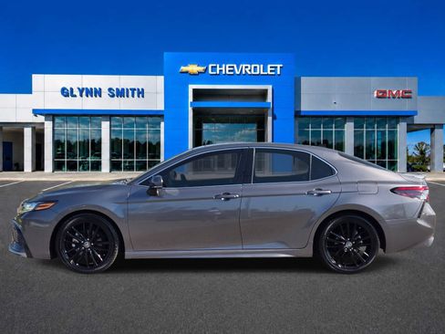 Used 2023 Toyota Camry XSE FWD image 11