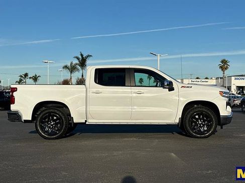 Used 2025 Chevrolet Silverado 1500 LT image 3