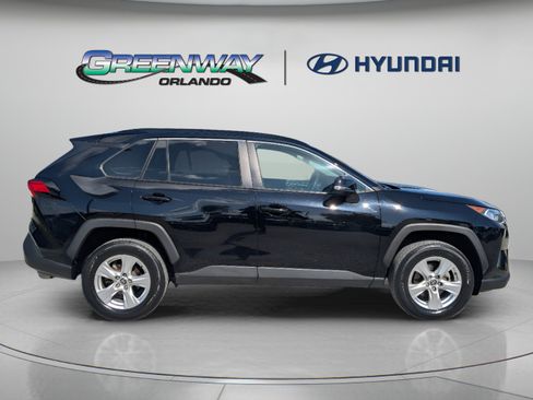 Used 2021 Toyota RAV4 XLE FWD image 9