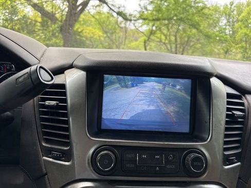Used 2019 Chevrolet Suburban LT image 27