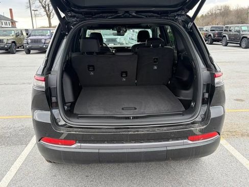 New 2026 Jeep Grand Cherokee Altitude image 7