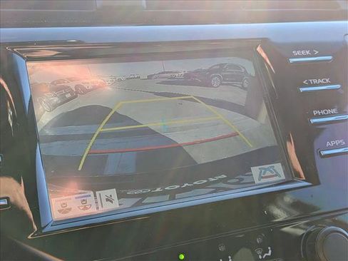 Used 2018 Toyota Camry LE image 13