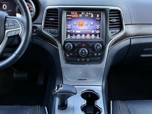 Used 2015 Jeep Grand Cherokee Overland image 20