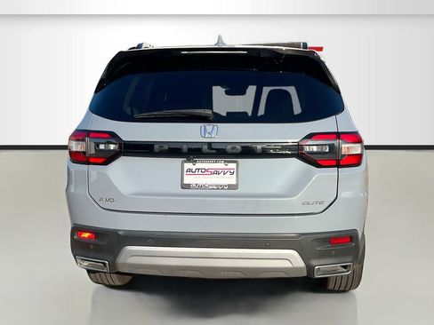 Used 2024 Honda Pilot Elite image 6