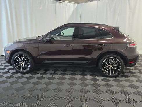 Certified 2025 Porsche Macan AWD/4WD image 2