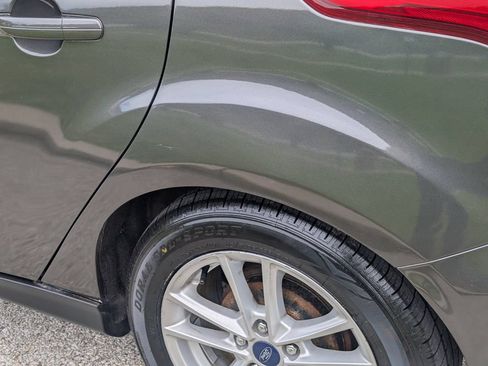 Used 2017 Ford Focus SE w/ Cold Weather Package FWD image 29