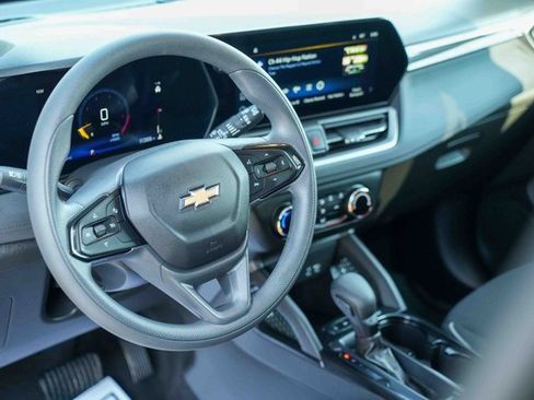 Used 2025 Chevrolet TrailBlazer LS w/ LS Convenience Package image 27