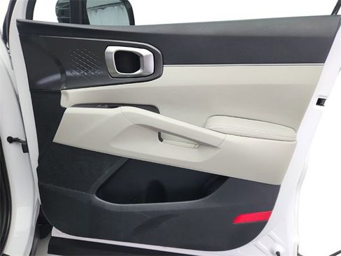 Used 2021 Kia Sorento S image 24