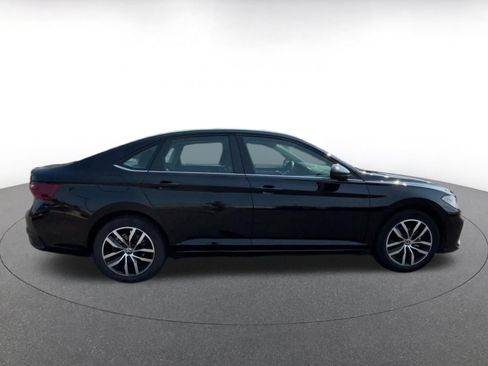 Used 2025 Volkswagen Jetta SE FWD image 16
