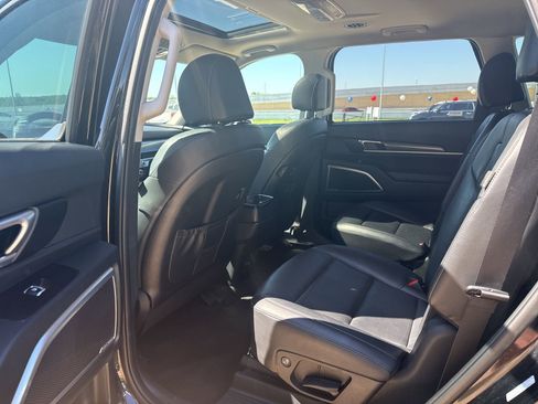 Used 2025 Kia Telluride S AWD/4WD image 26