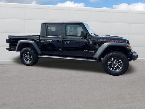 Used 2025 Jeep Gladiator Mojave w/ Safety Group AWD/4WD image 7