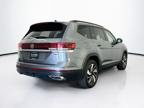 Used 2025 Volkswagen Atlas SE AWD/4WD image 9