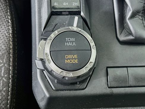Used 2025 Toyota 4Runner SR5 AWD/4WD image 26