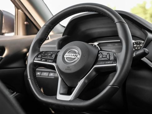 Used 2021 Nissan Altima 2.5 SV w/ SV Premium Package image 15