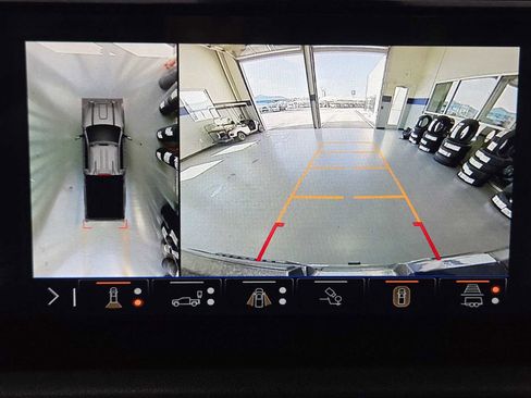 Used 2024 GMC Sierra 2500 AT4 w/ AT4 Preferred Package image 19