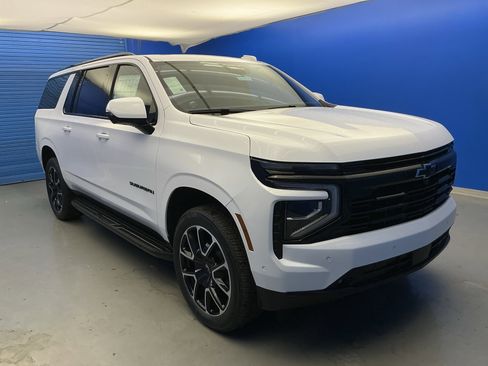 New 2026 Chevrolet Suburban RST w/ Comfort Package AWD/4WD image 2