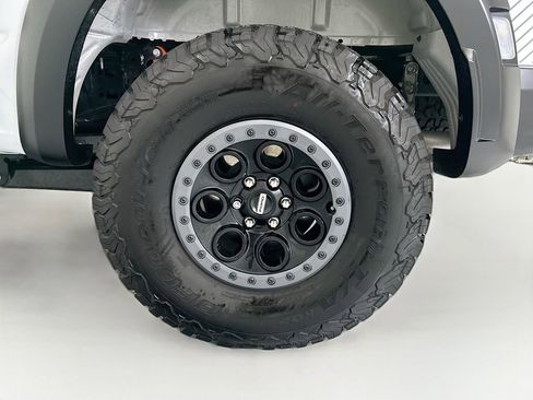 Used 2025 Ford F150 Raptor AWD/4WD image 30