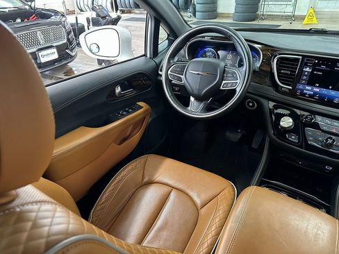 Certified 2021 Chrysler Pacifica Pinnacle image 17