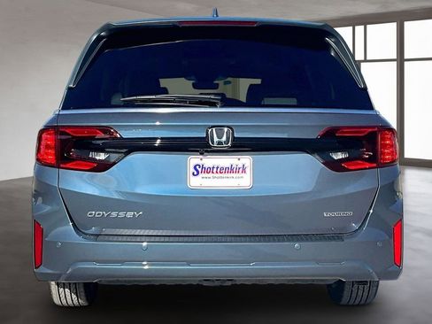 New 2026 Honda Odyssey Touring image 4