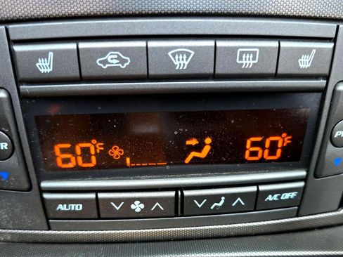 Used 2004 Cadillac XLR image 31